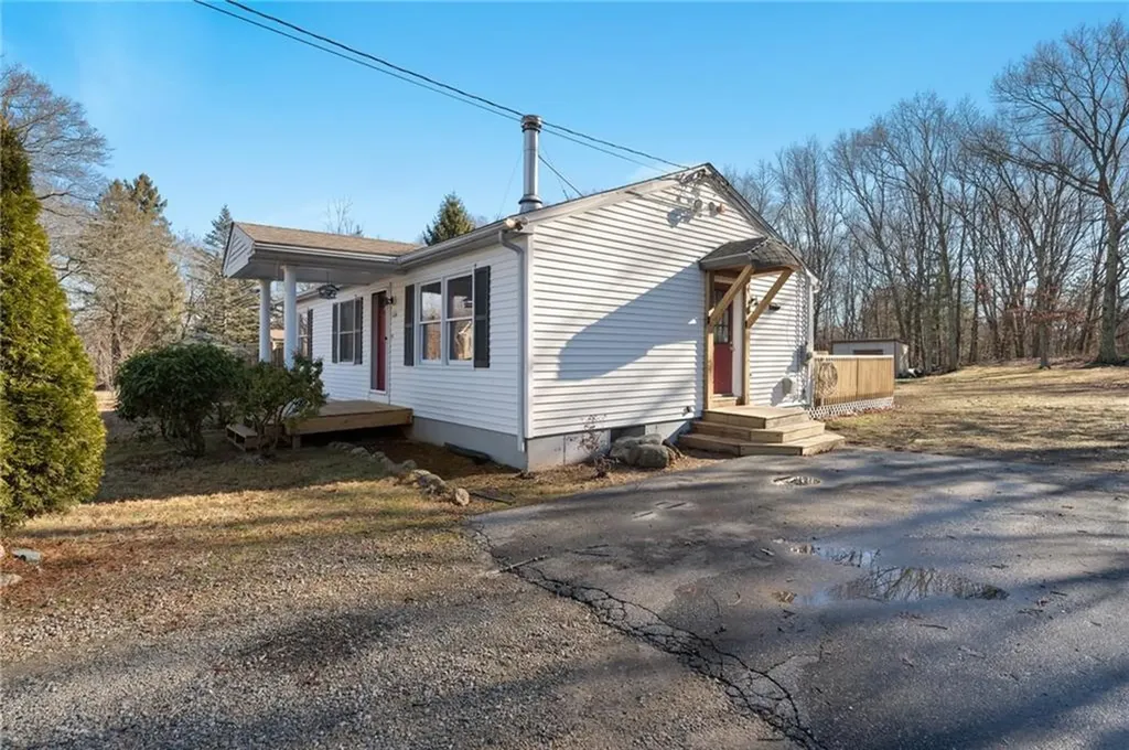 1134 Central Avenue Johnston RI 02919