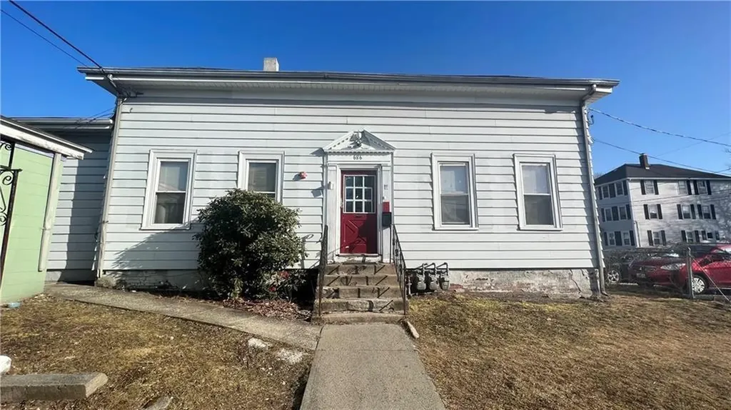 686 N Broadway East Providence RI 02914
