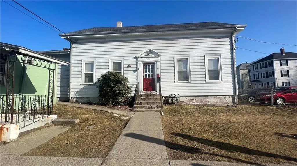 686 N Broadway East Providence RI 02914