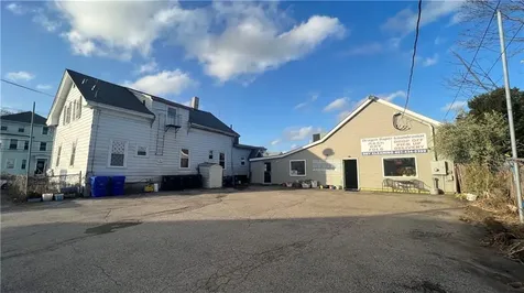 686 N Broadway East Providence RI 02914