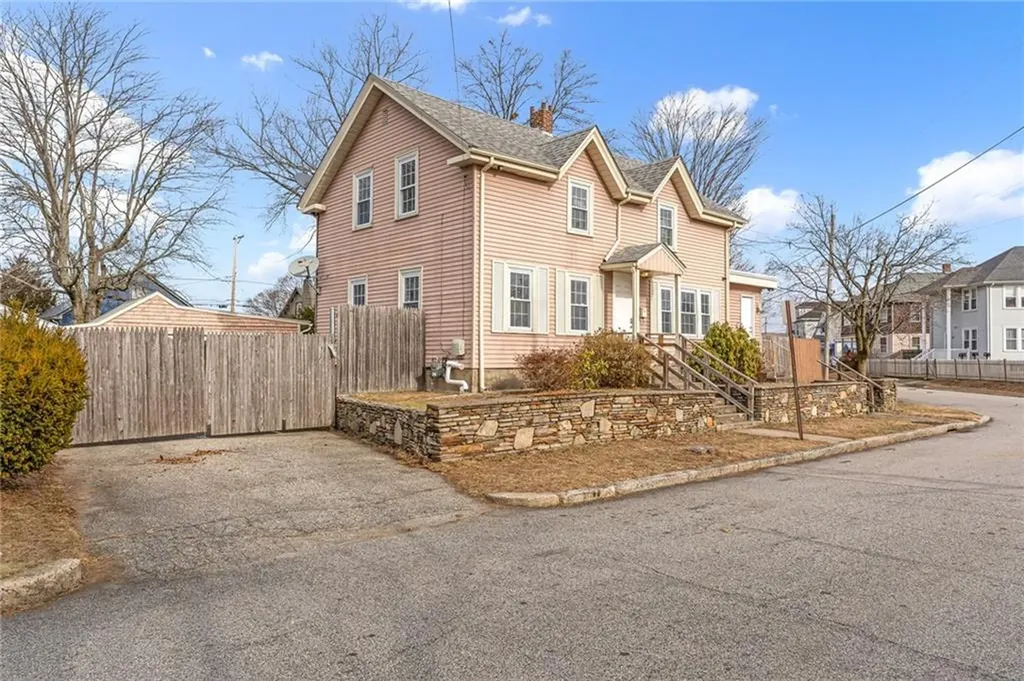 94 Ordway Street Pawtucket RI 02861