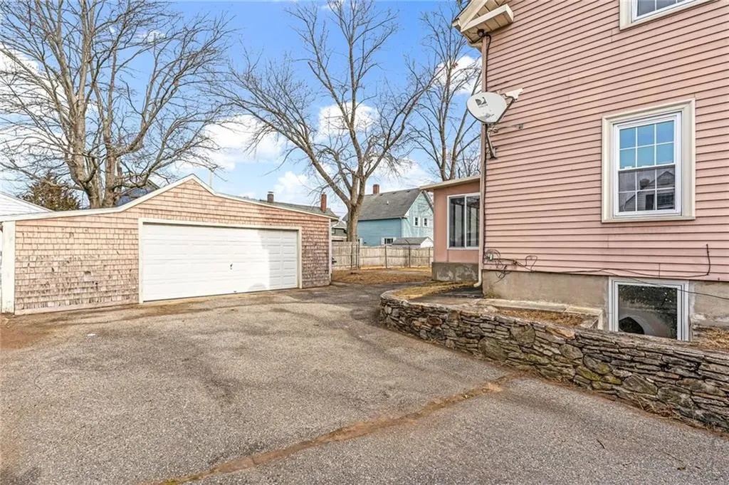 94 Ordway Street Pawtucket RI 02861