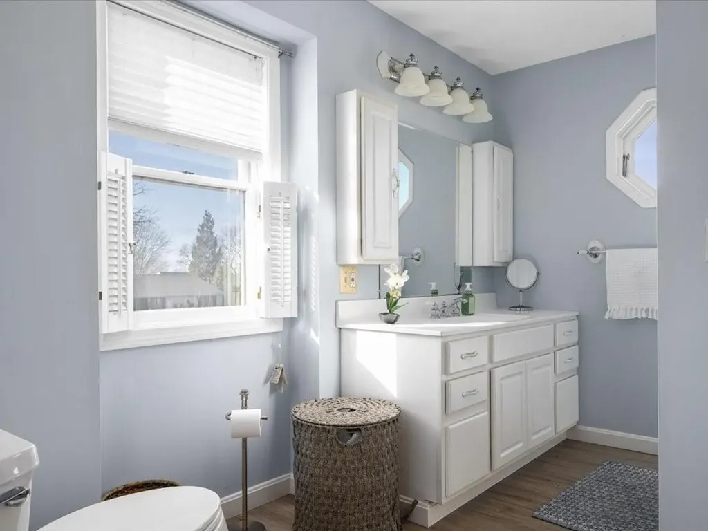 186 Center Avenue Middletown RI 02842