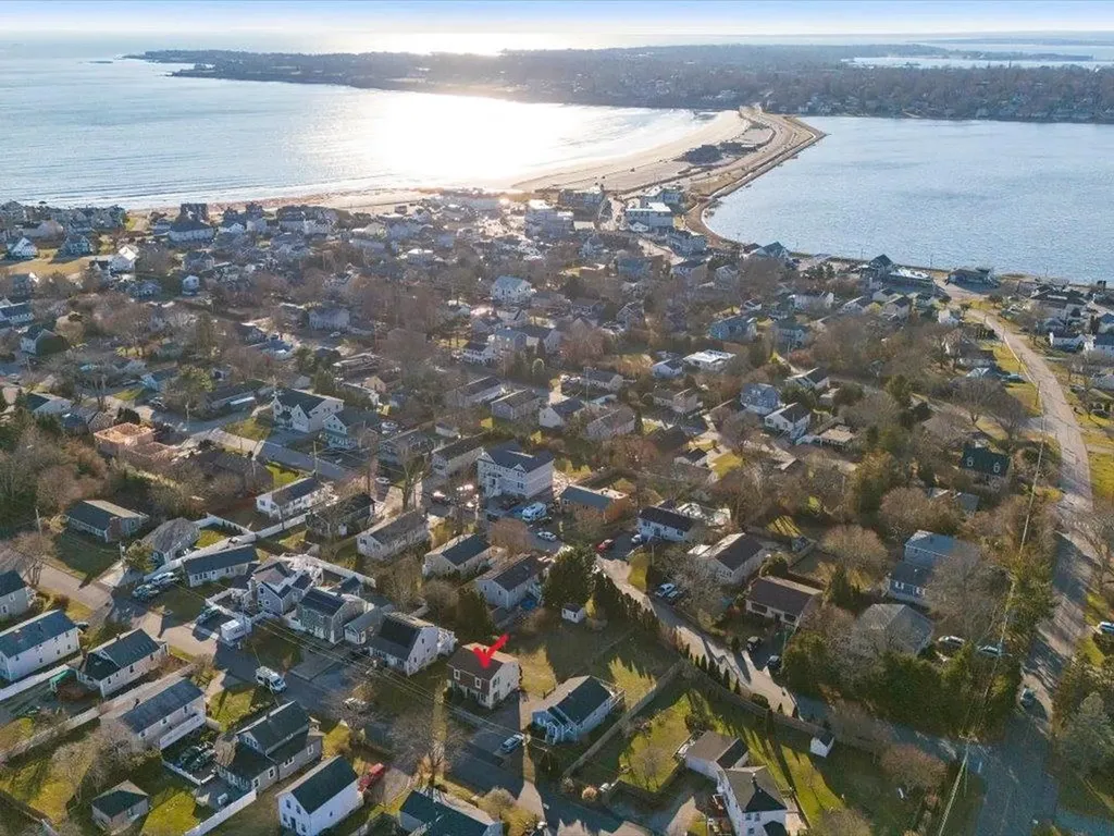 186 Center Avenue Middletown RI 02842