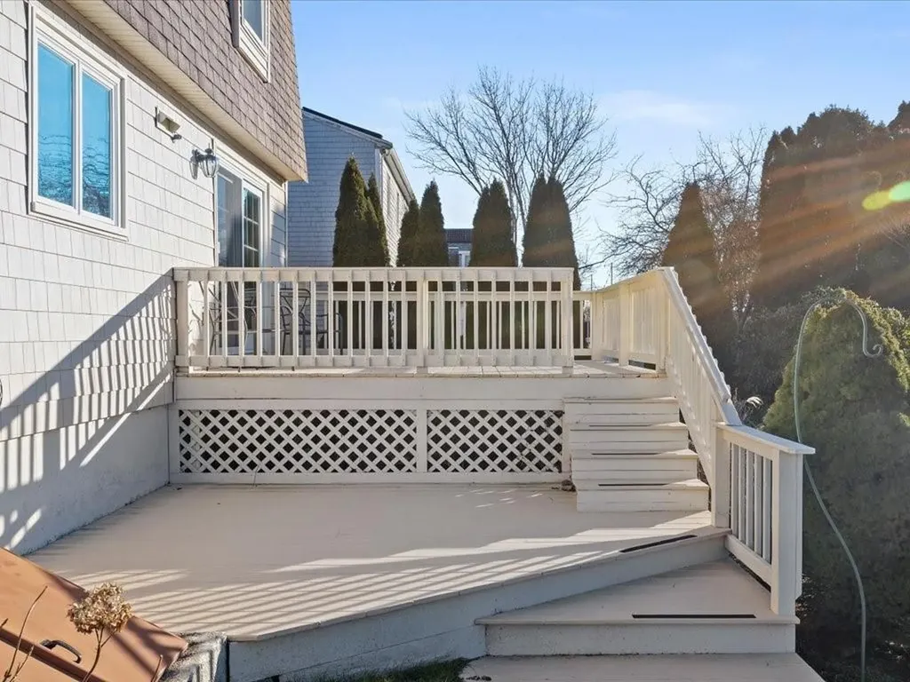 186 Center Avenue Middletown RI 02842