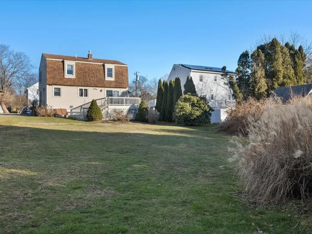 186 Center Avenue Middletown RI 02842