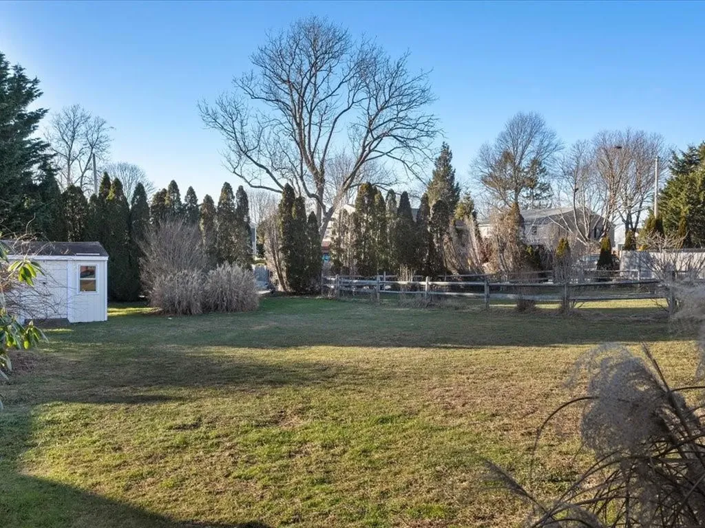 186 Center Avenue Middletown RI 02842