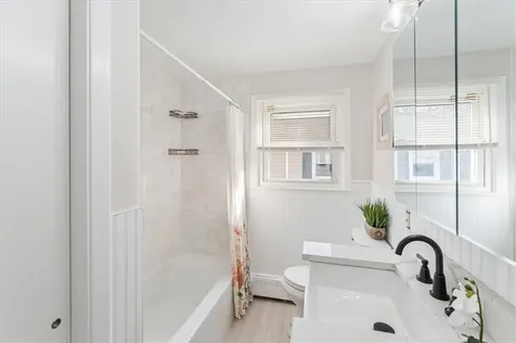 24 Pawtucket Avenue East Providence RI 02916