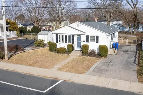 24 Pawtucket Avenue East Providence RI 02916