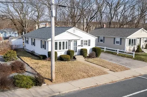 24 Pawtucket Avenue East Providence RI 02916