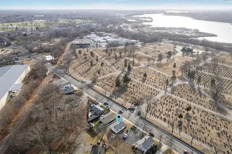 24 Pawtucket Avenue East Providence RI 02916