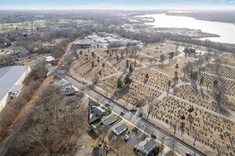 24 Pawtucket Avenue East Providence RI 02916