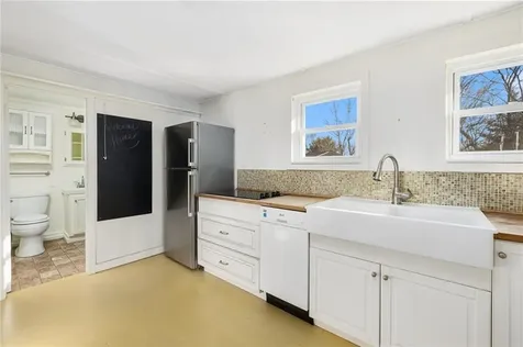 16 Mill Pond Road North Kingstown RI 02852