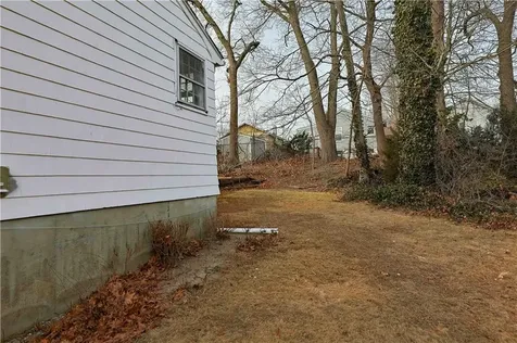 51 Winthrop Road Warwick RI 02888