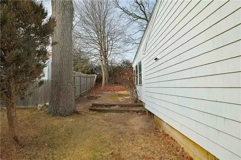 51 Winthrop Road Warwick RI 02888