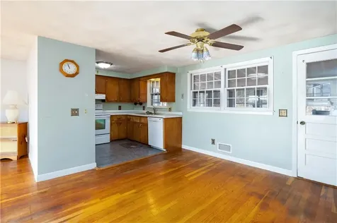 51 Winthrop Road Warwick RI 02888