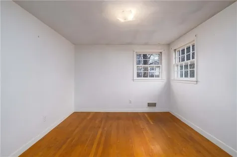 51 Winthrop Road Warwick RI 02888