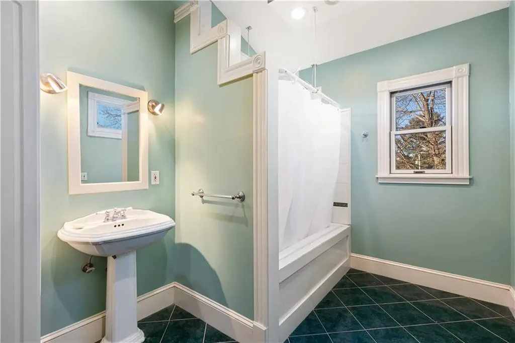 73 Strathmore Road Cranston RI 02905