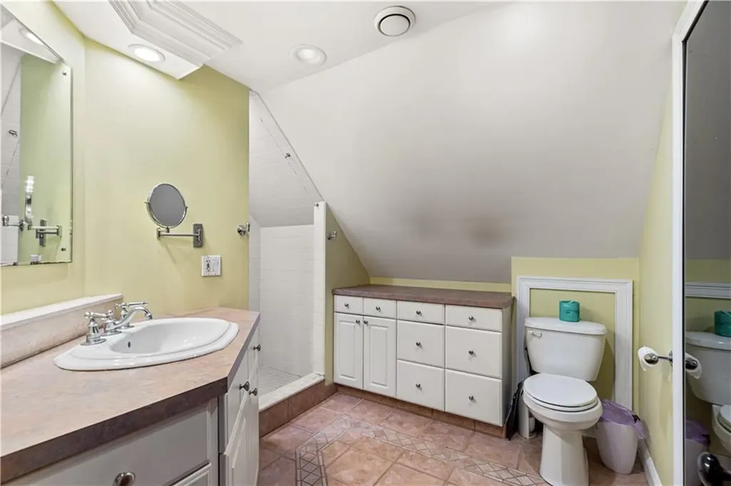 73 Strathmore Road Cranston RI 02905