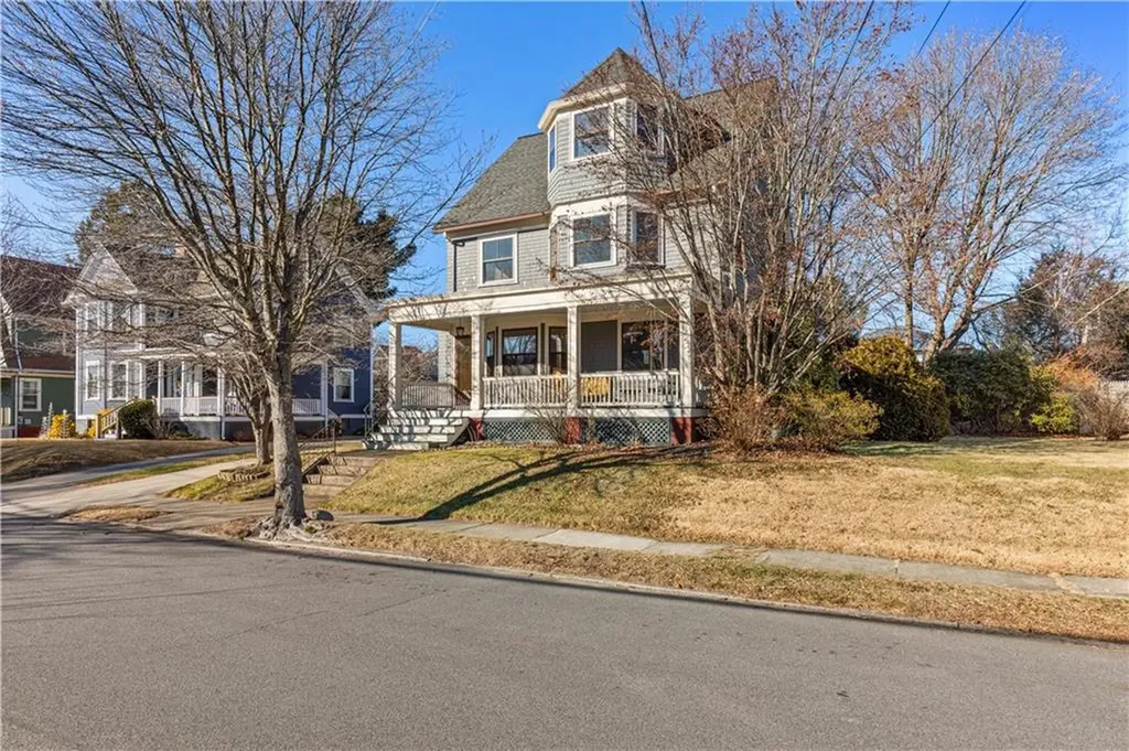 73 Strathmore Road Cranston RI 02905