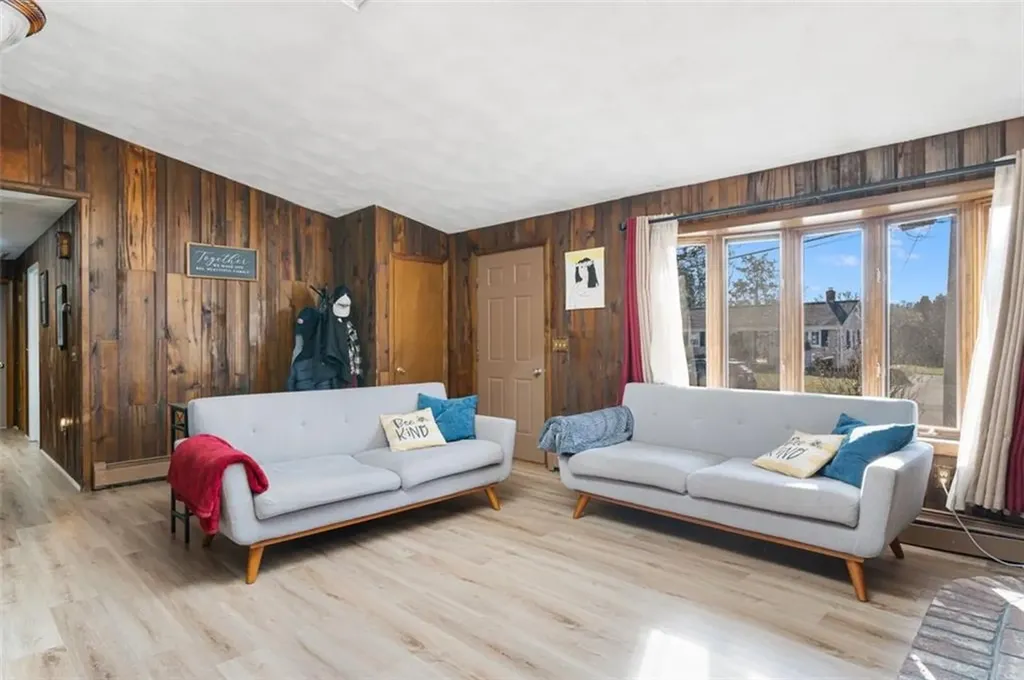 15 Morris Street West Warwick RI 02893