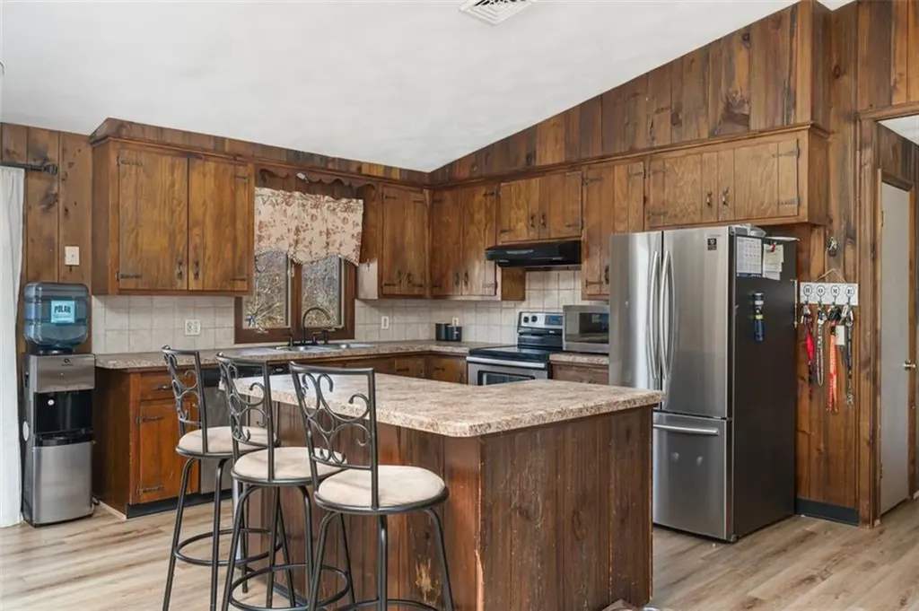 15 Morris Street West Warwick RI 02893