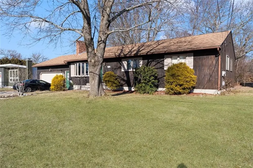 15 Morris Street West Warwick RI 02893