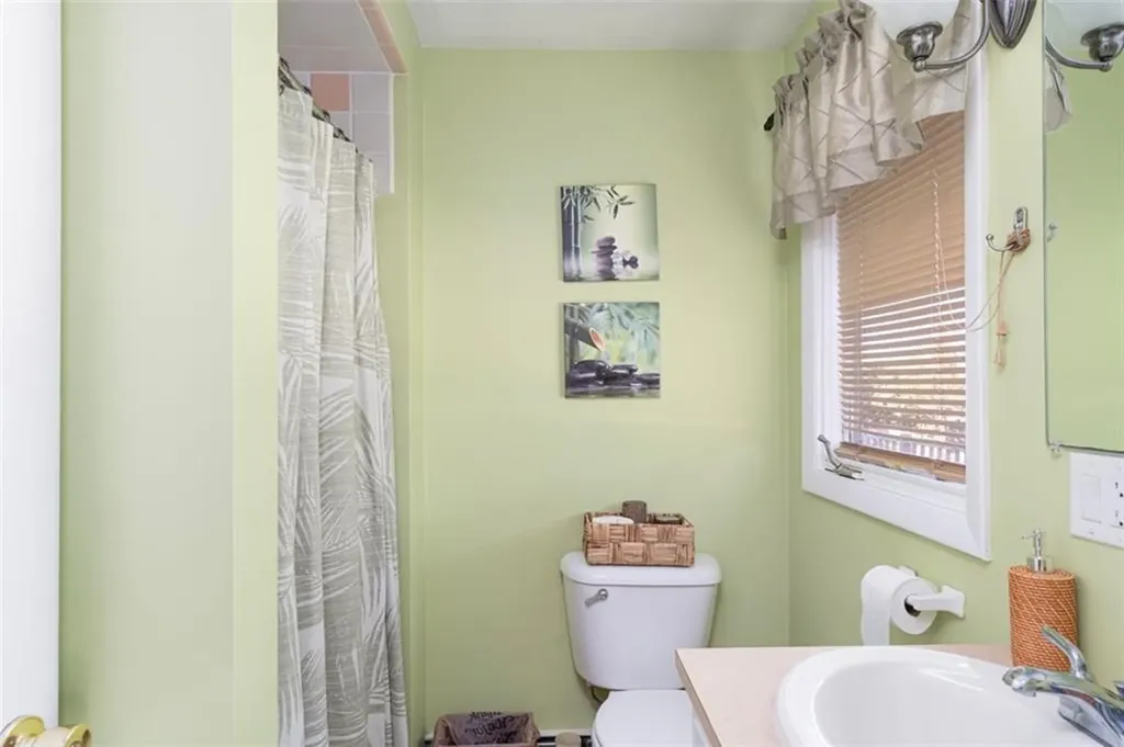 15 Morris Street West Warwick RI 02893