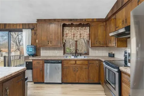 15 Morris Street West Warwick RI 02893