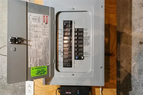 15 Morris Street West Warwick RI 02893