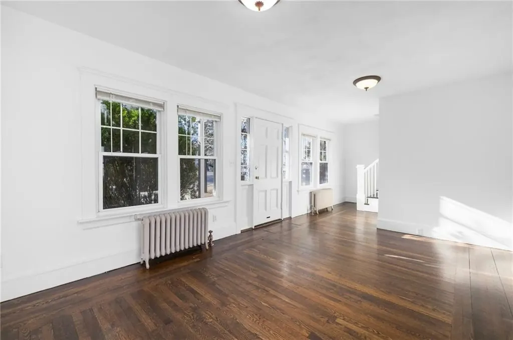 507 Post Road Warwick RI 02888