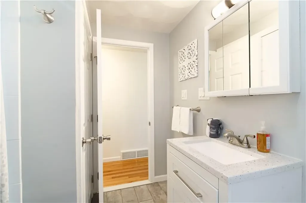 46 Hagerstown Road Warwick RI 02886