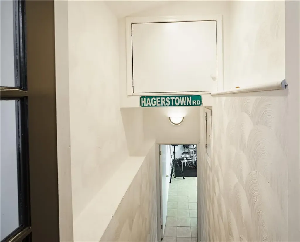 46 Hagerstown Road Warwick RI 02886