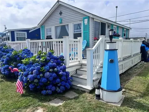 240 3e11 Cards Pond Road South Kingstown RI 02879