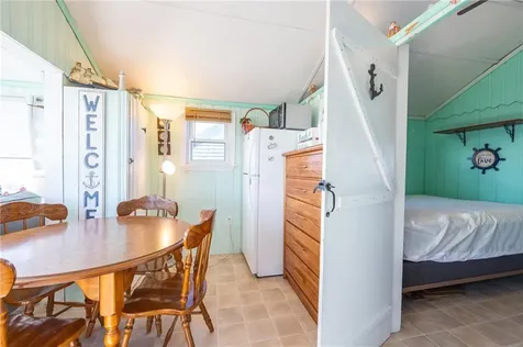 240 3e11 Cards Pond Road South Kingstown RI 02879