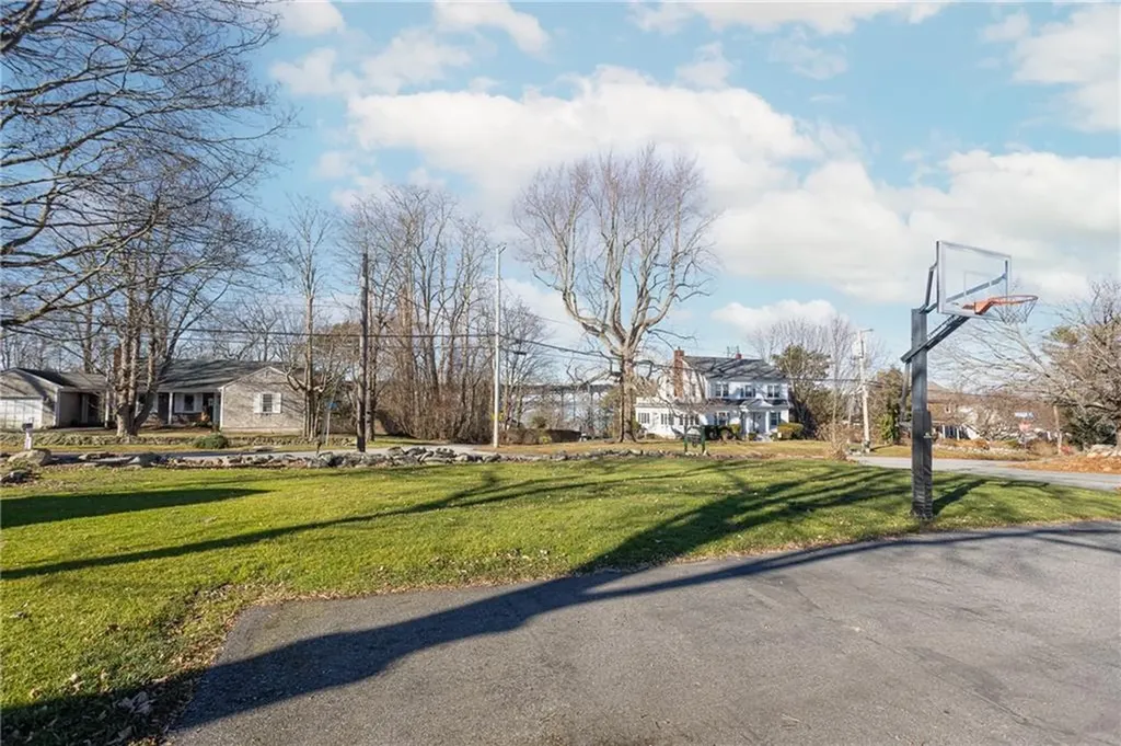 9 Richard Drive Portsmouth RI 02871