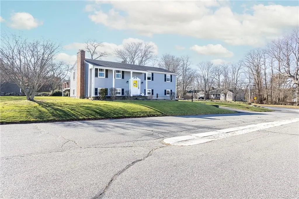 9 Richard Drive Portsmouth RI 02871