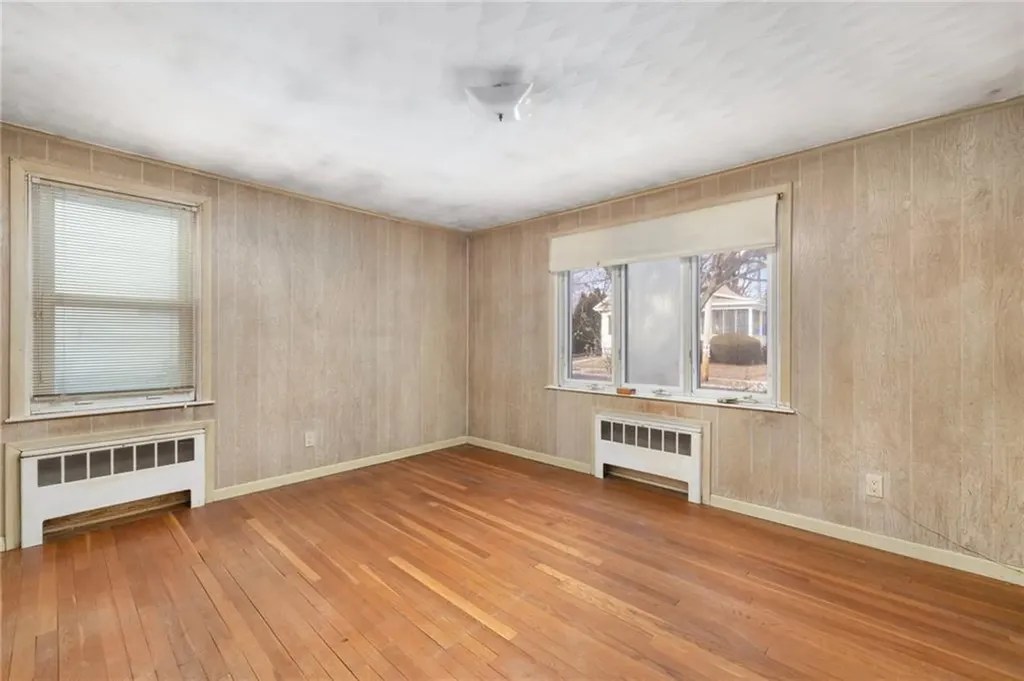 38 Rutherglen Avenue Providence RI 02907