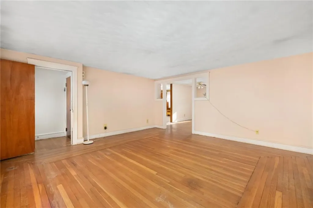 38 Rutherglen Avenue Providence RI 02907