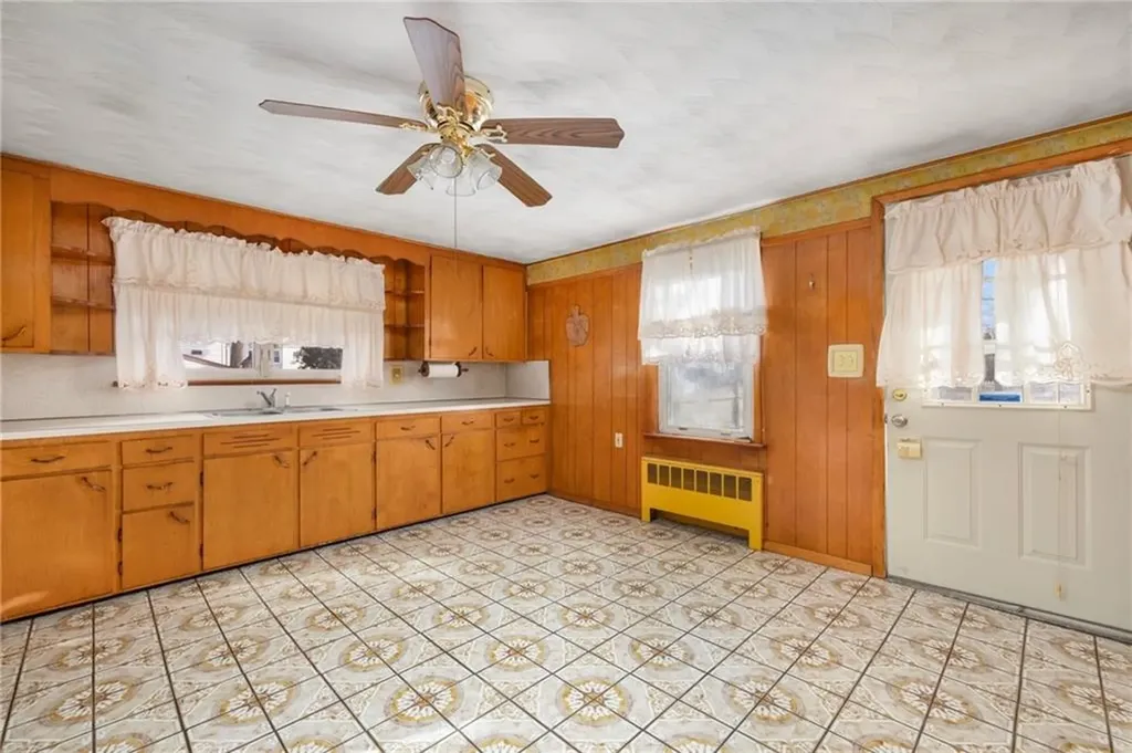 38 Rutherglen Avenue Providence RI 02907