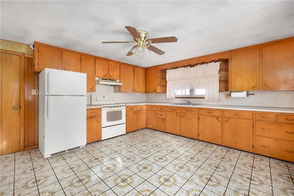 38 Rutherglen Avenue Providence RI 02907