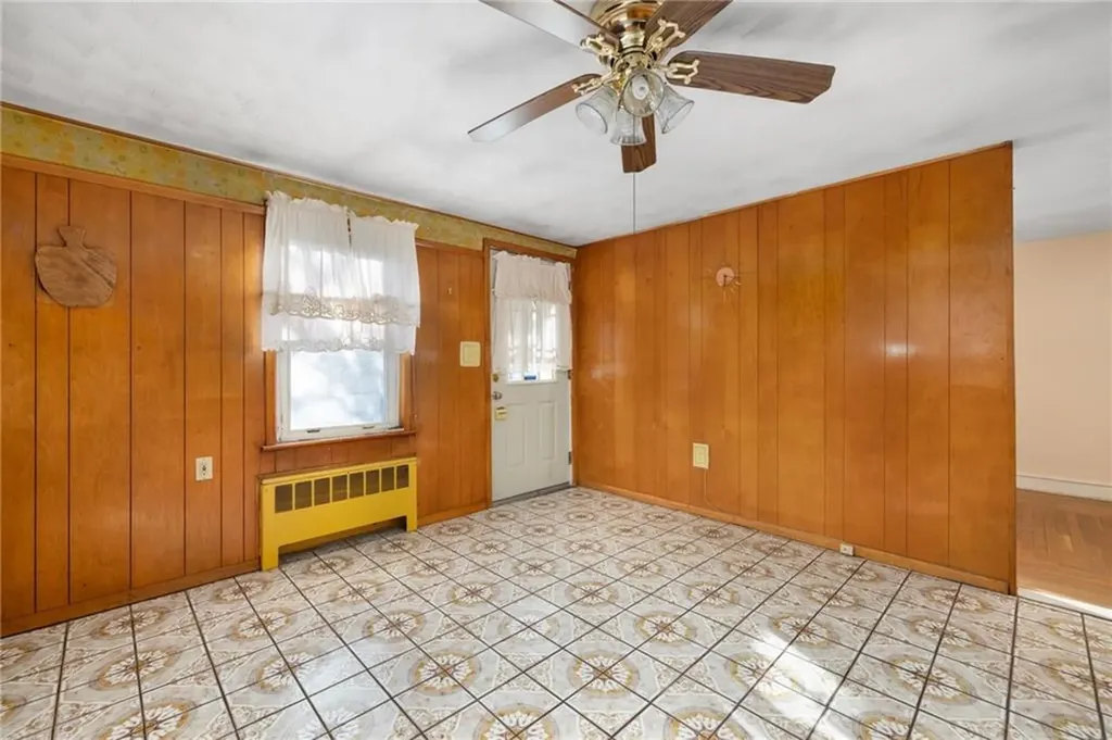 38 Rutherglen Avenue Providence RI 02907