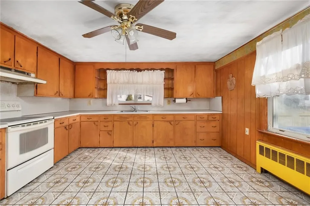 38 Rutherglen Avenue Providence RI 02907