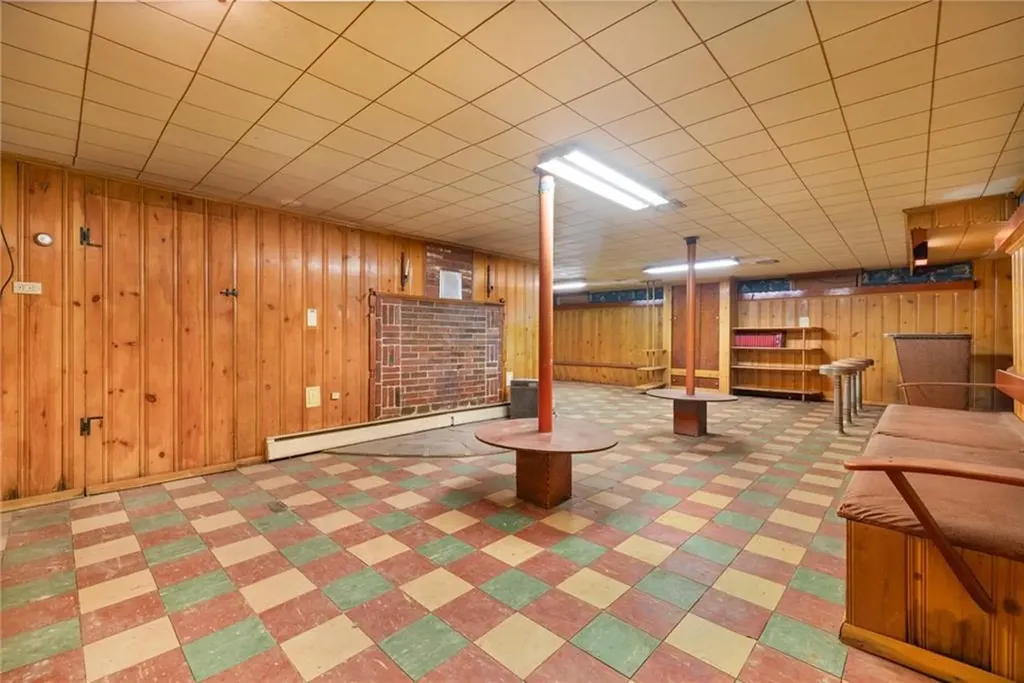 38 Rutherglen Avenue Providence RI 02907