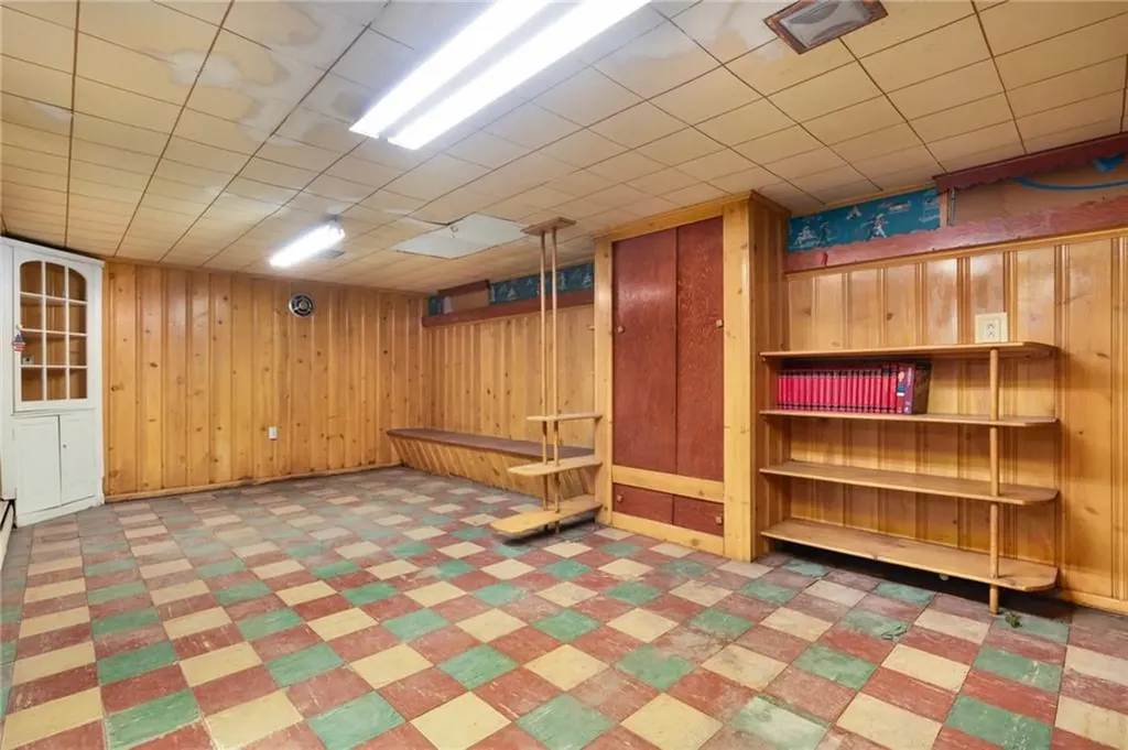 38 Rutherglen Avenue Providence RI 02907