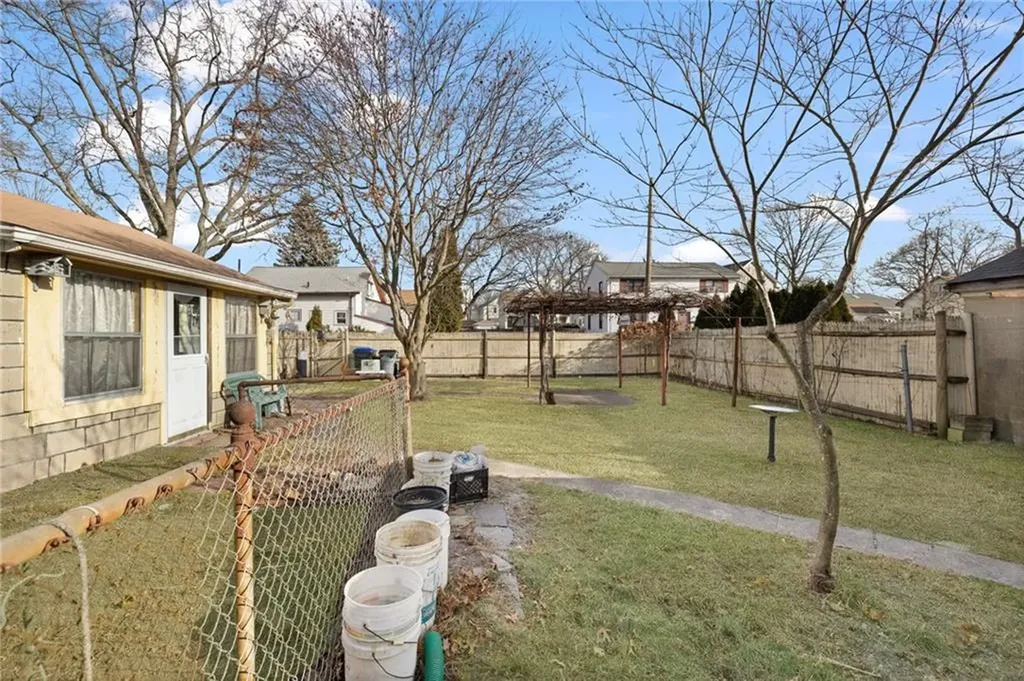 38 Rutherglen Avenue Providence RI 02907