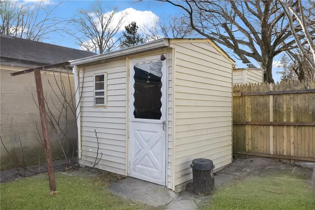 38 Rutherglen Avenue Providence RI 02907