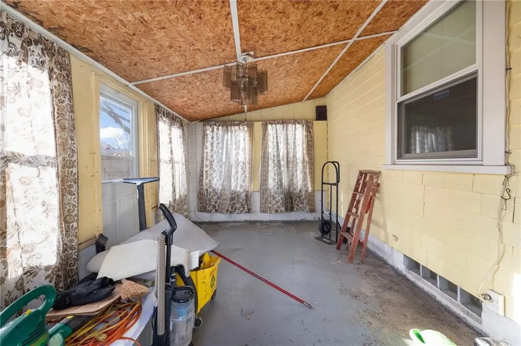 38 Rutherglen Avenue Providence RI 02907