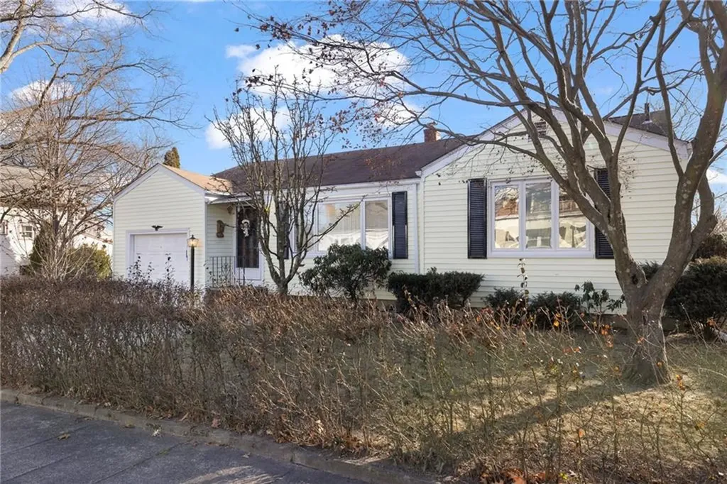 38 Rutherglen Avenue Providence RI 02907