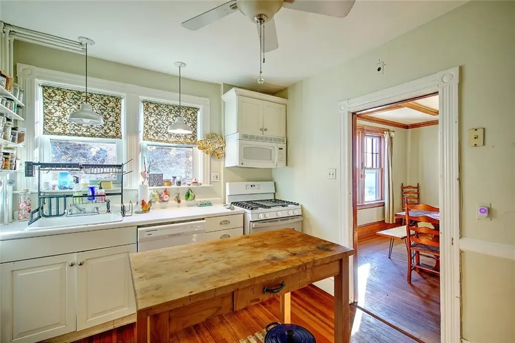55 Ferncrest Avenue Cranston RI 02905